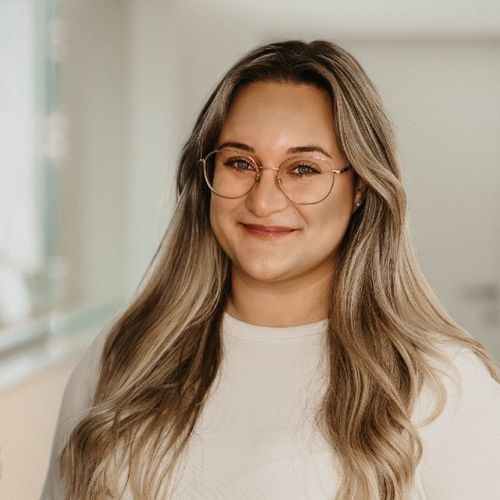 Porträt von Mirjam, Marketing & Projektmanagement bei Break Media